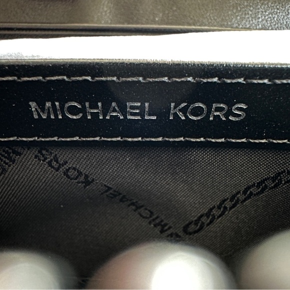 Michael Kors Zip Small Zip Around Card Case Wallet Animal Print Haircalf - Picture 3 of 7